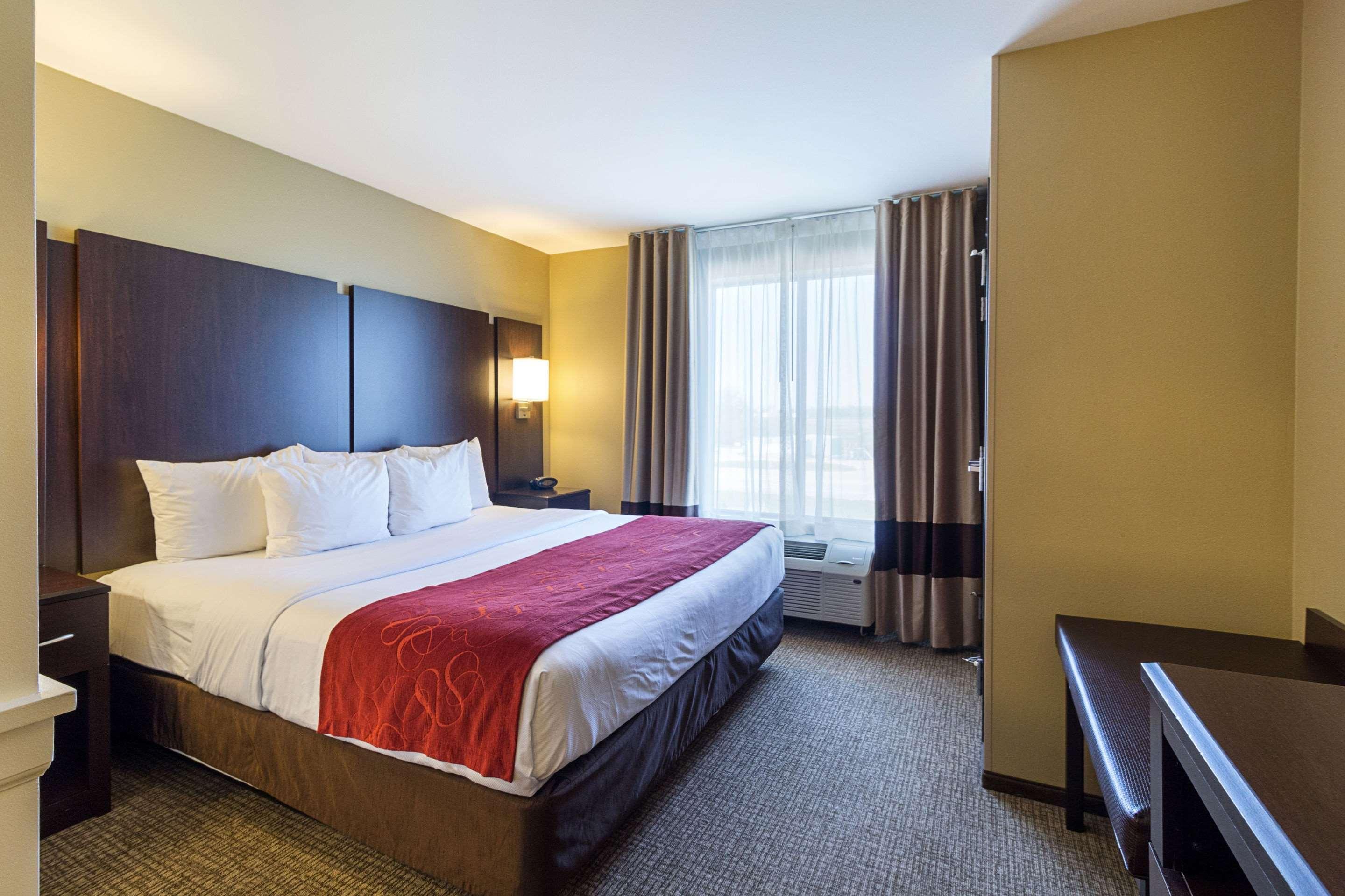 Comfort Suites & Conference Center Worthington Buitenkant foto