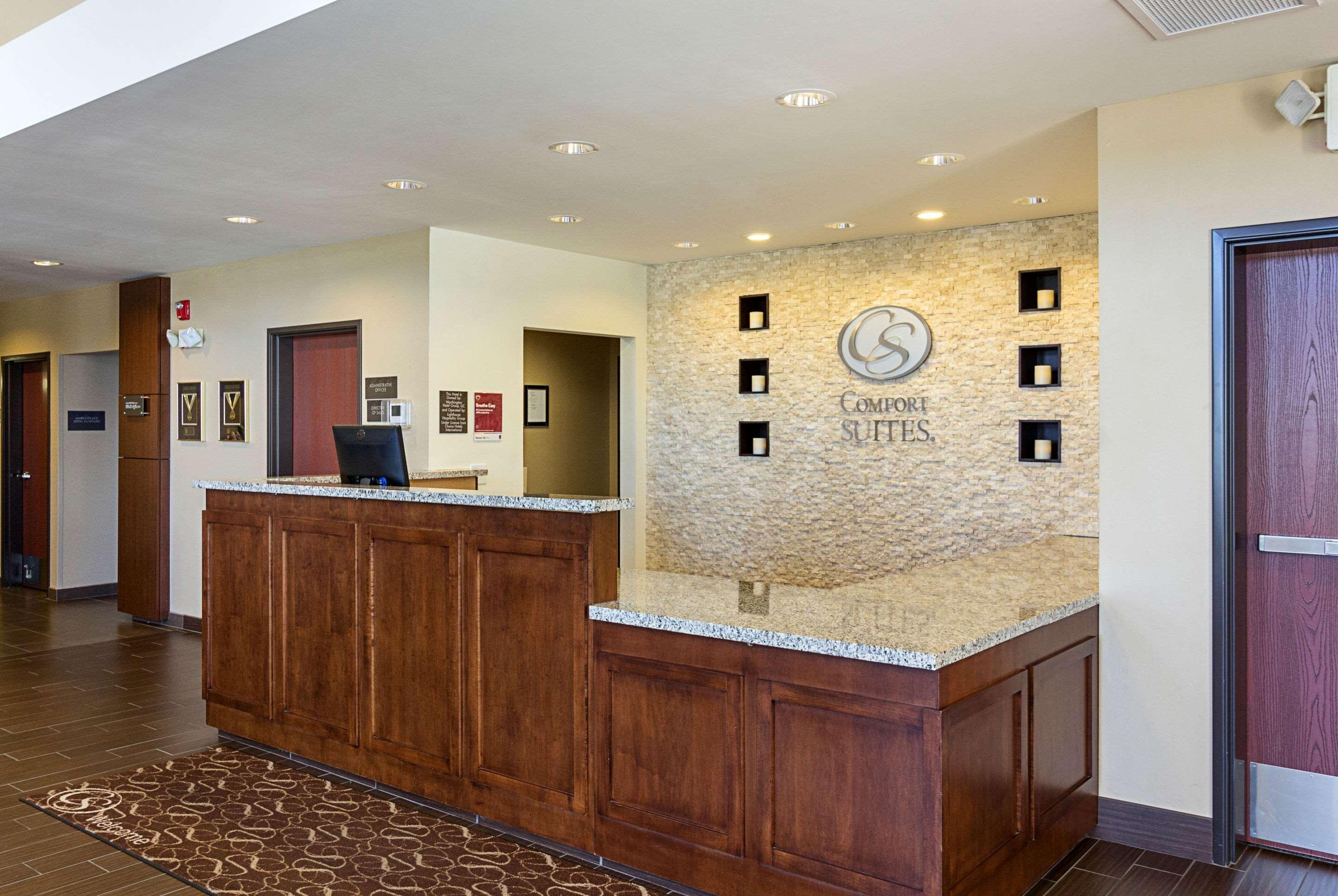 Comfort Suites & Conference Center Worthington Buitenkant foto
