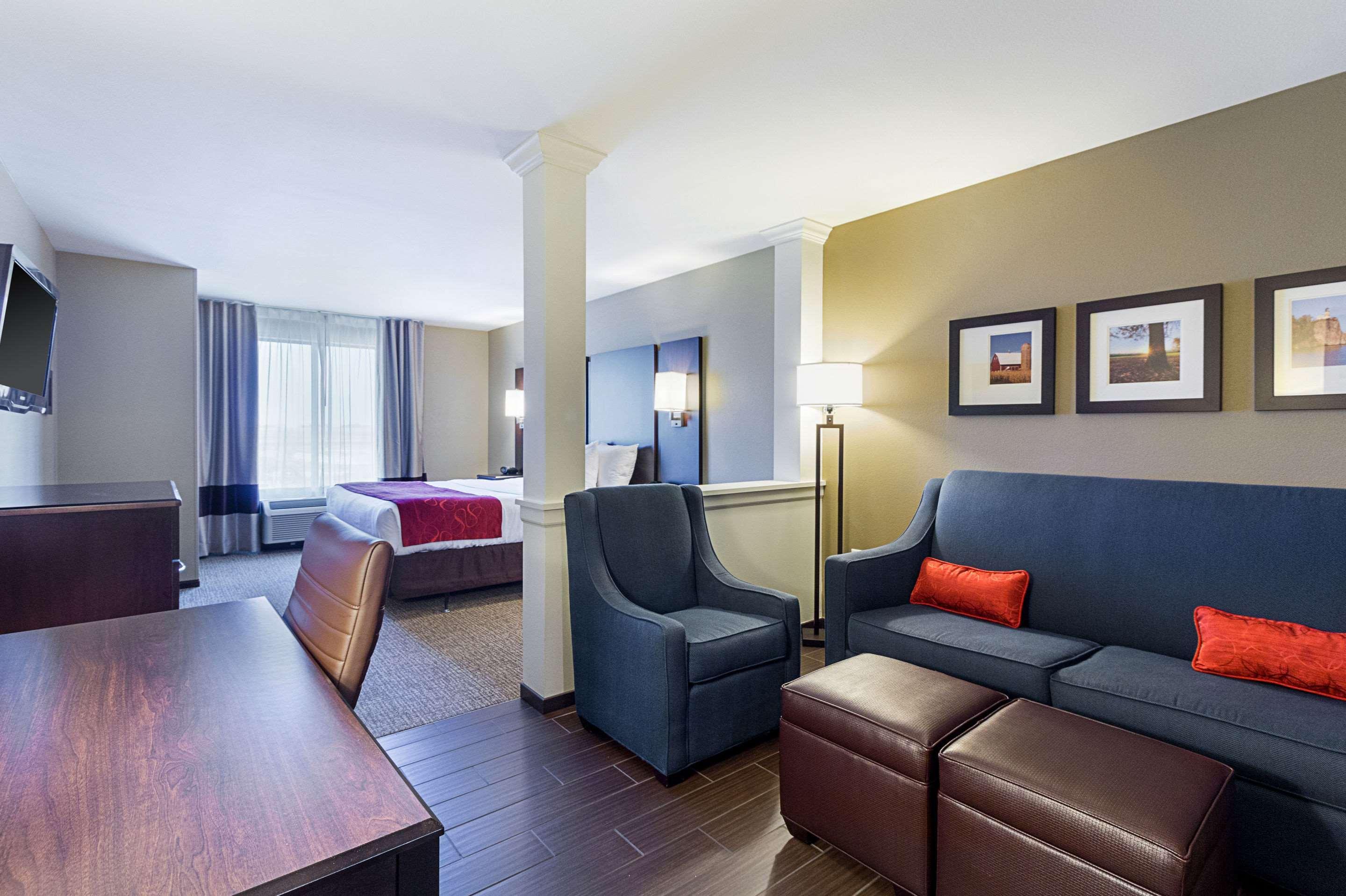 Comfort Suites & Conference Center Worthington Buitenkant foto