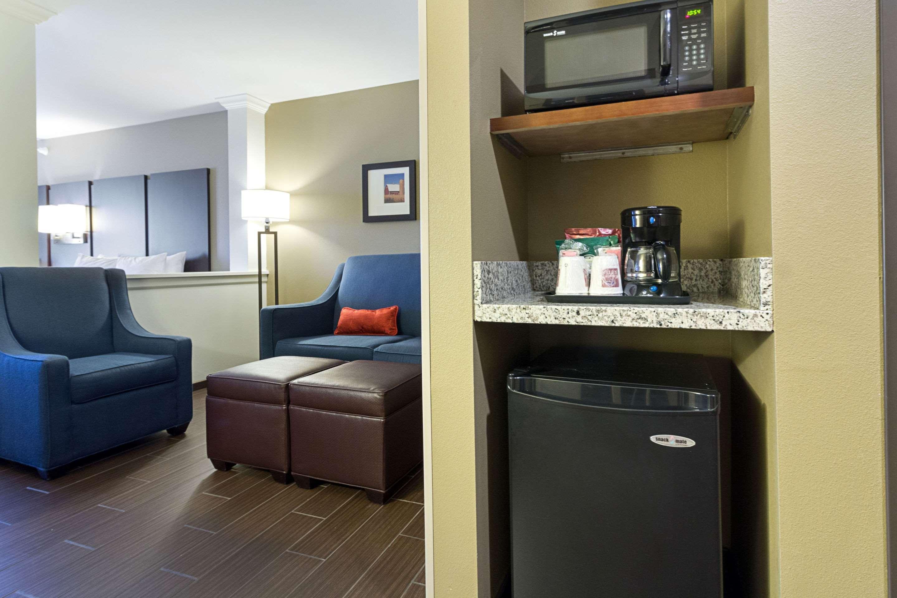 Comfort Suites & Conference Center Worthington Buitenkant foto