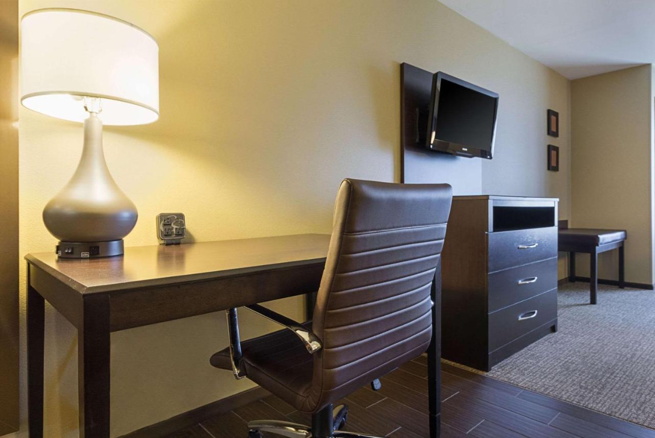Comfort Suites & Conference Center Worthington Buitenkant foto